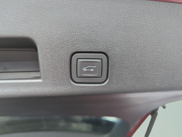 Used 2024 Chevrolet Traverse LT w/ Enhanced Driving Package FWD image 21