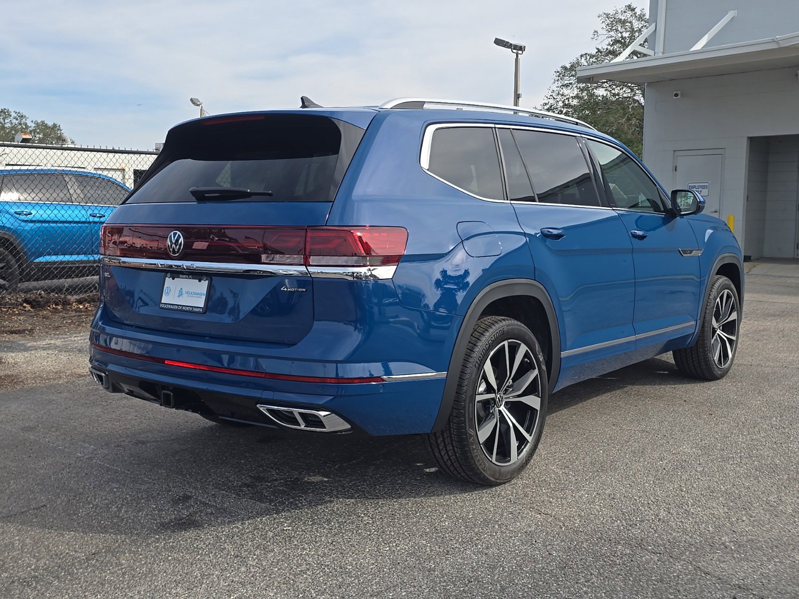 New 2025 Volkswagen Atlas SEL Premium R-Line image 5
