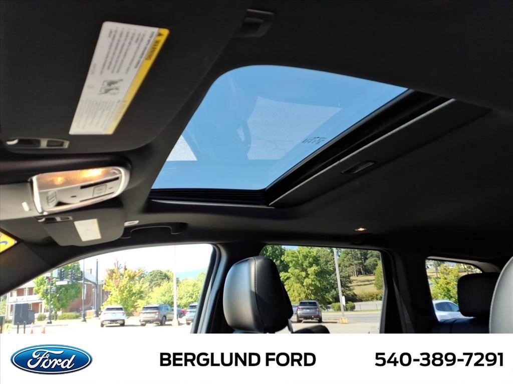 Used 2018 Jeep Grand Cherokee Altitude AWD/4WD image 13