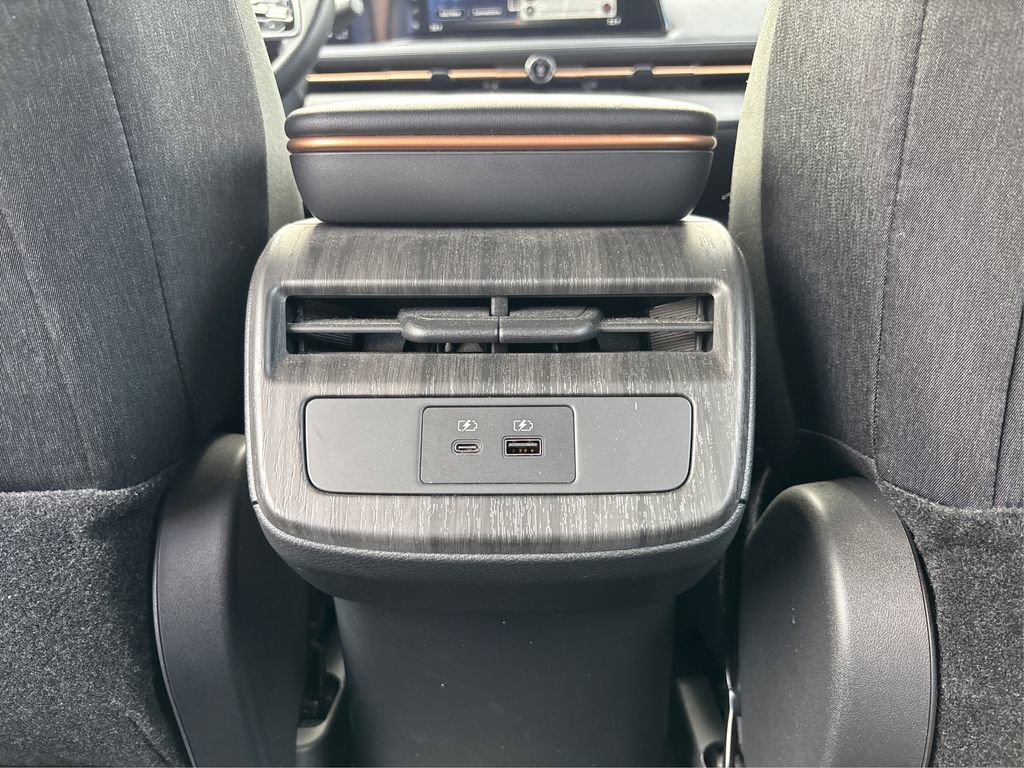 Used 2023 Nissan Ariya FWD image 27