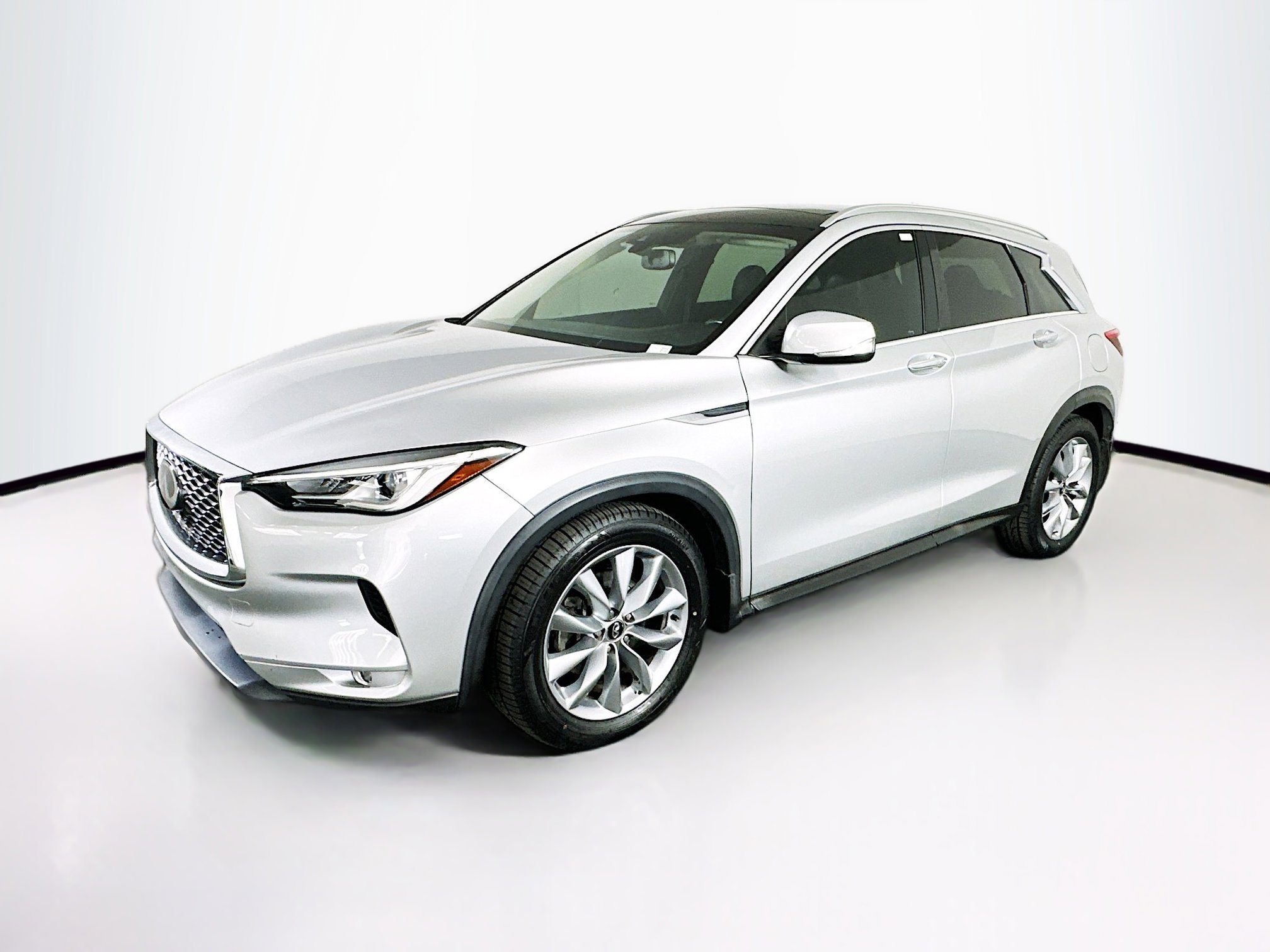 Used 2019 INFINITI QX50 Luxe w/ Navigation Package image 3