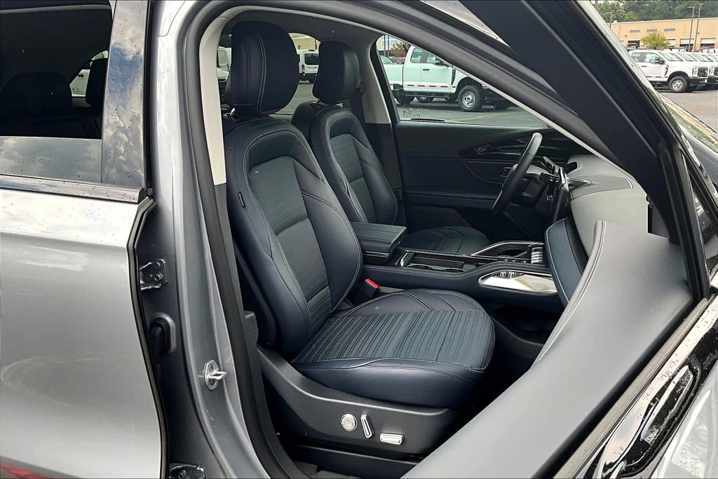 Used 2024 Lincoln Nautilus Reserve image 7