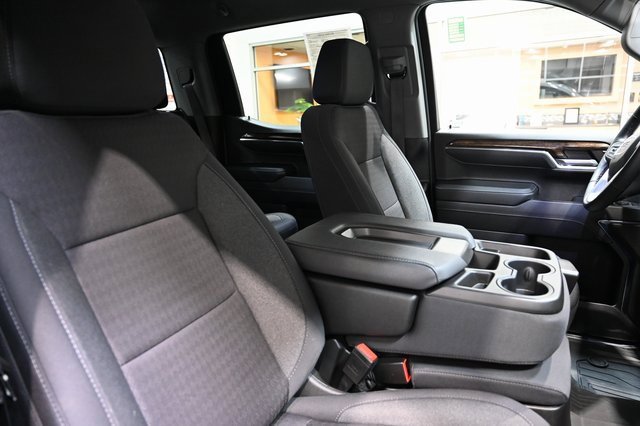 Used 2024 GMC Sierra 1500 Elevation image 9