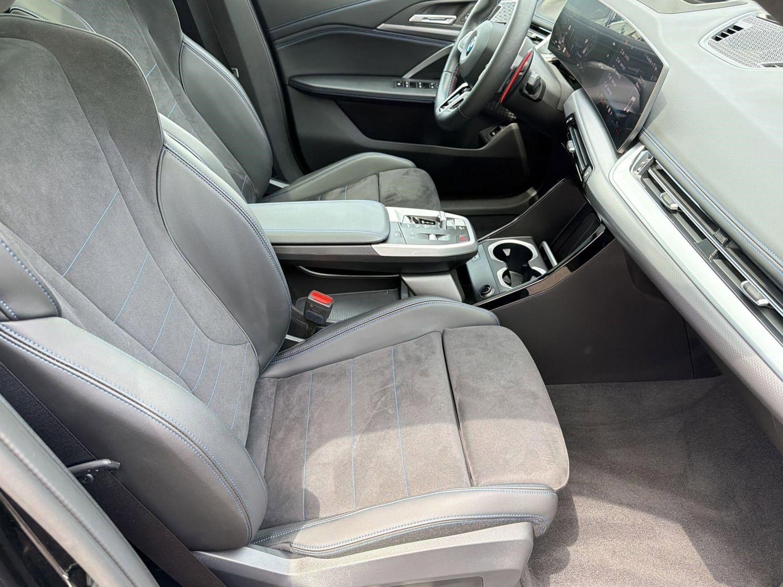 Certified 2025 BMW X1 M35i AWD/4WD image 27