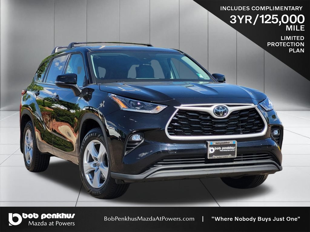 Used 2021 Toyota Highlander LE AWD/4WD image 1