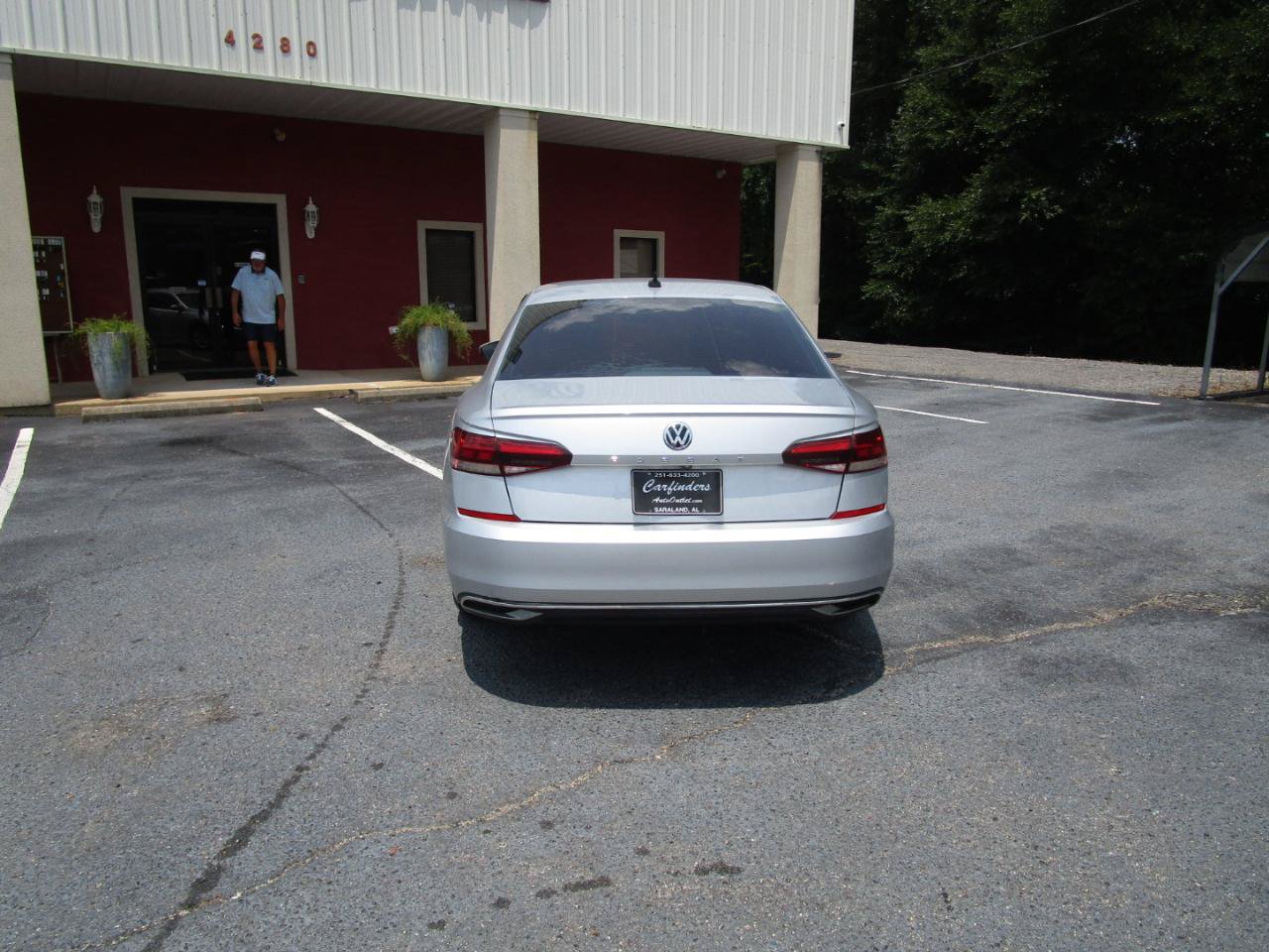 Used 2020 Volkswagen Passat 2.0T SE FWD image 3