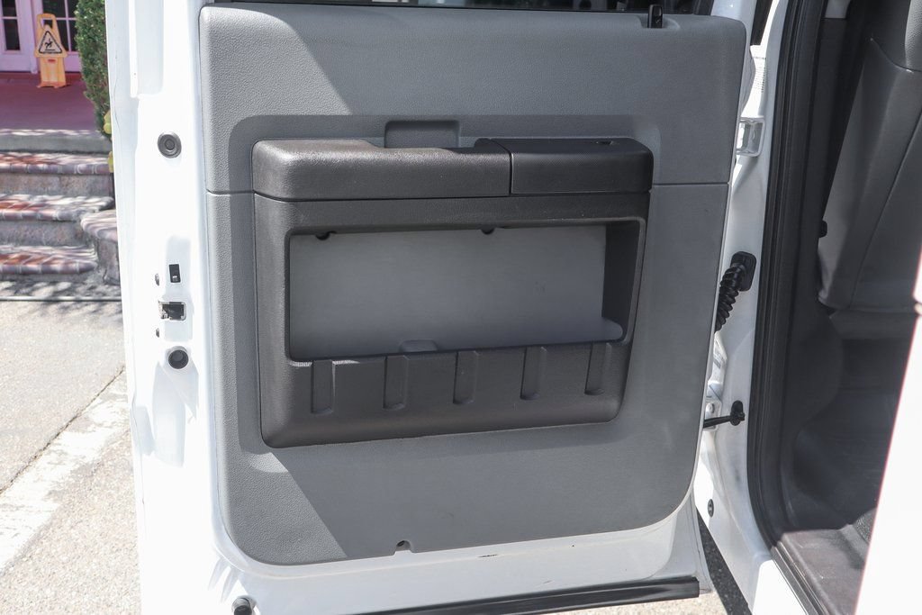 Used 2013 Ford F550 2WD Crew Cab Super Duty w/ Payload Upgrade Pkg image 28