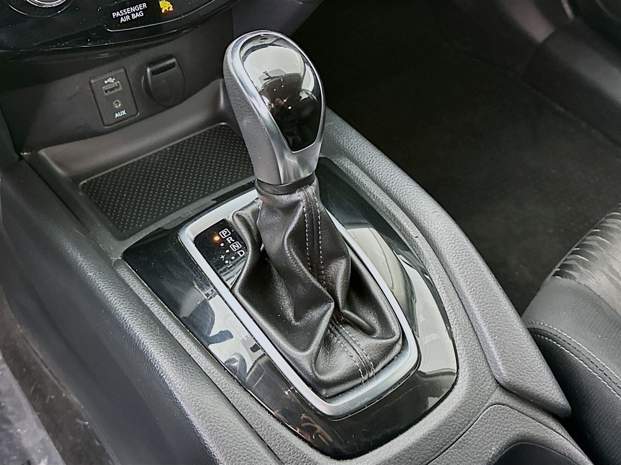 Used 2017 Nissan Rogue SV image 17