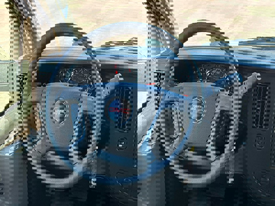 New 2025 GMC Savana 2500 w/ Driver Convenience Package image 27