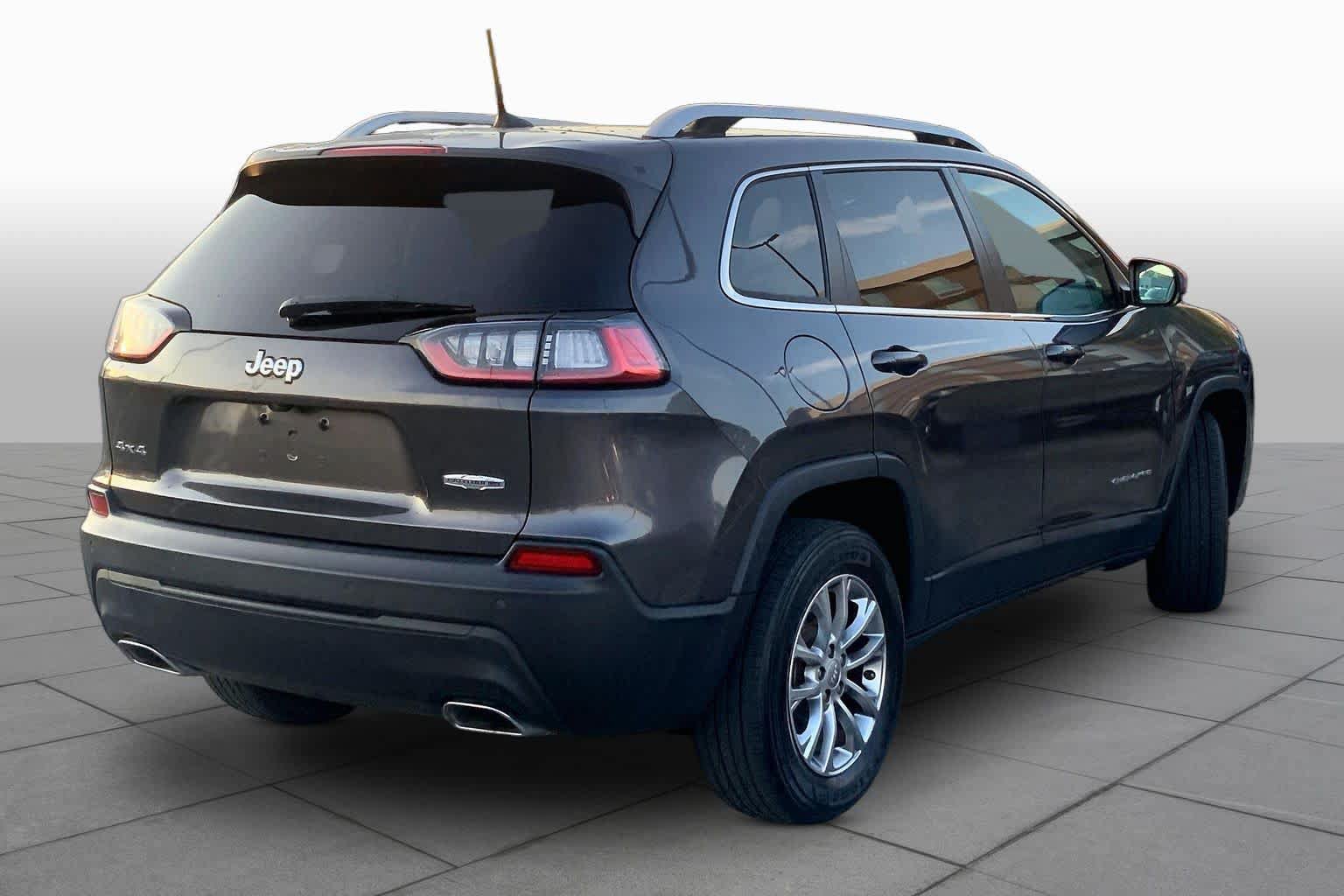 Used 2021 Jeep Cherokee Latitude Lux w/ Comfort/Convenience Group AWD/4WD image 12