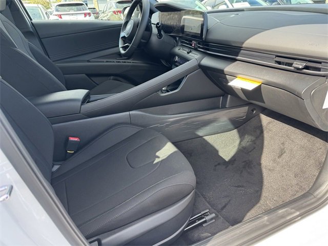 New 2025 Hyundai Elantra SEL image 9