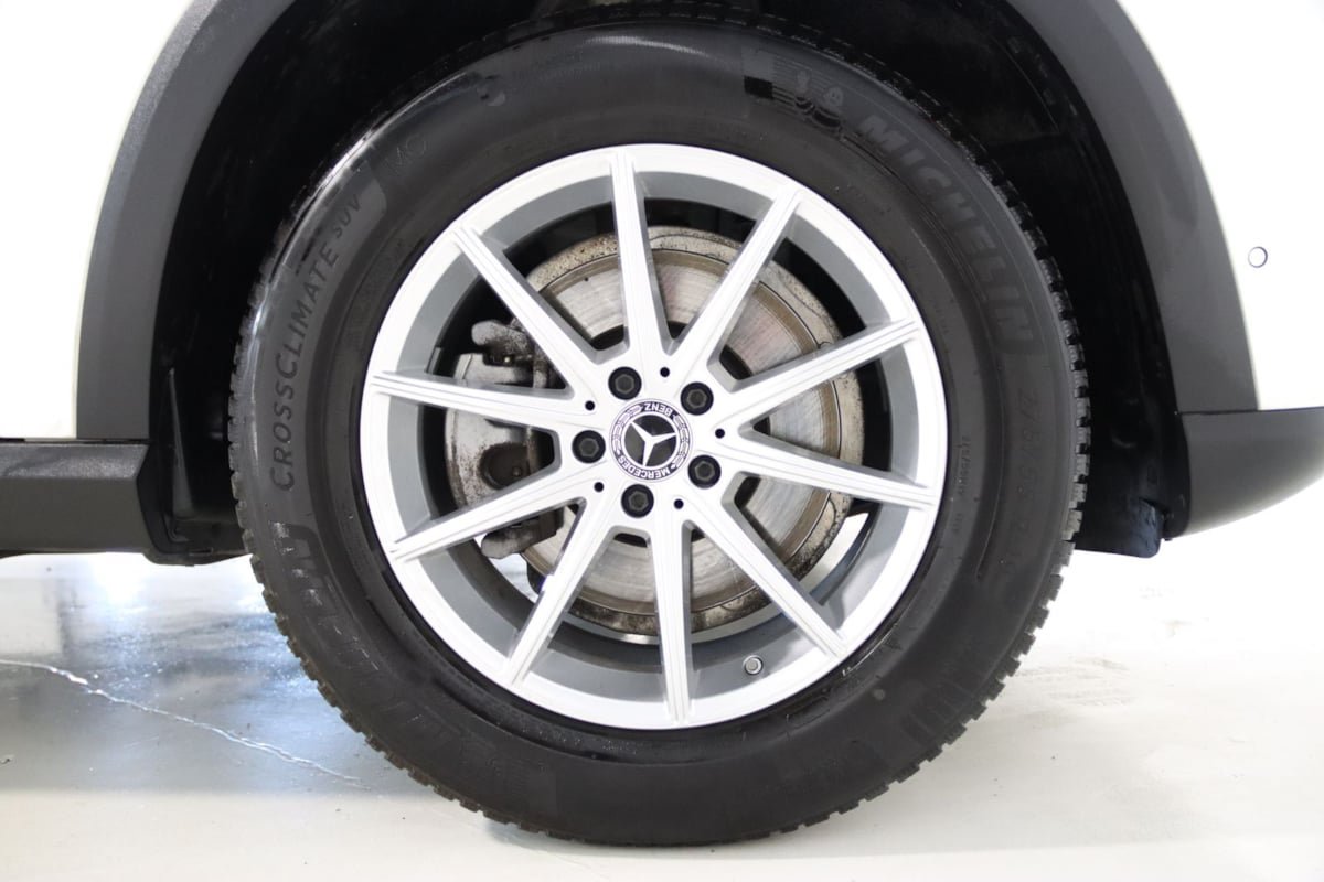 Used 2025 Mercedes-Benz GLE 350 4MATIC w/ Winter Package image 82