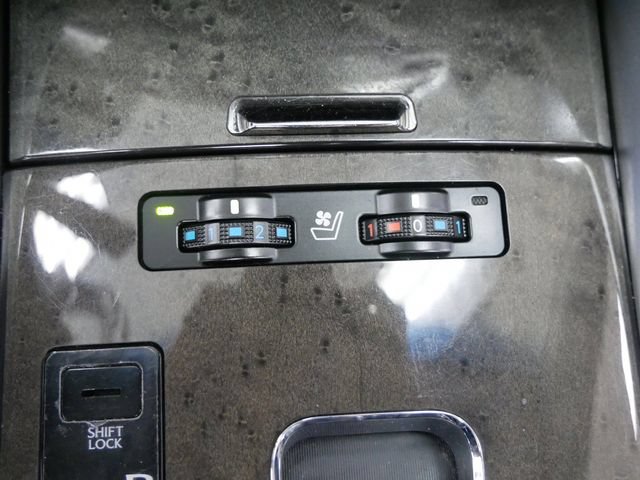 Used 2010 Lexus IS 250C w/ Luxury Pkg RWD image 23