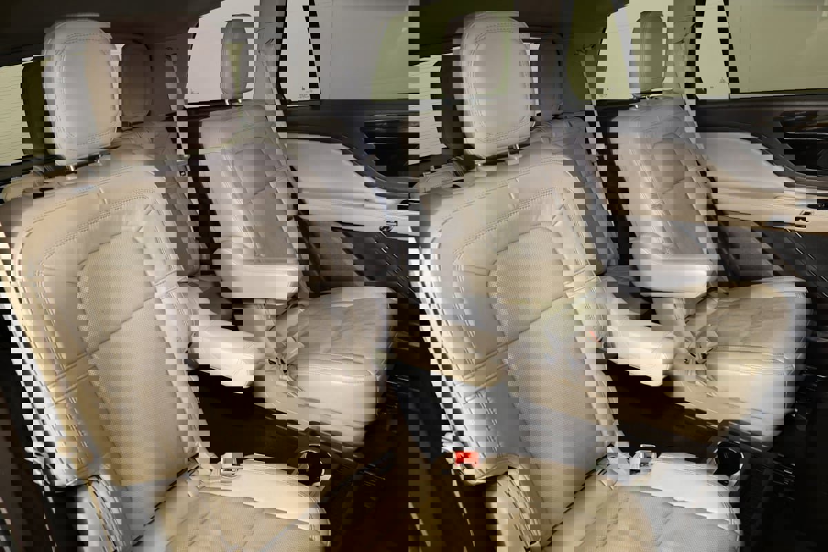 Used 2021 Lincoln Aviator Reserve w/ Class IV Trailer Tow Package image 32