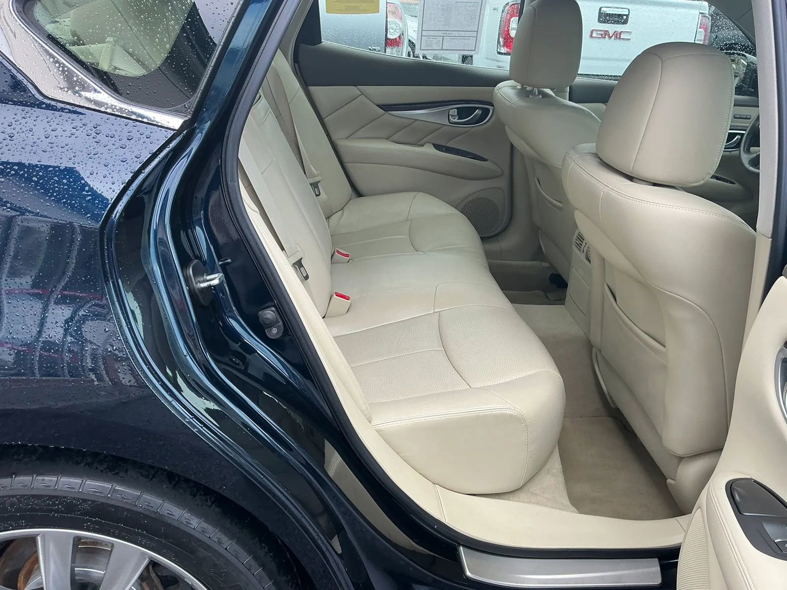 Used 2016 INFINITI Q70 3.7 w/ Technology Package AWD/4WD image 13
