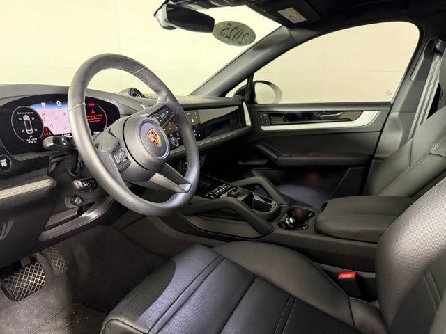 Used 2025 Porsche Cayenne Coupe AWD/4WD image 15