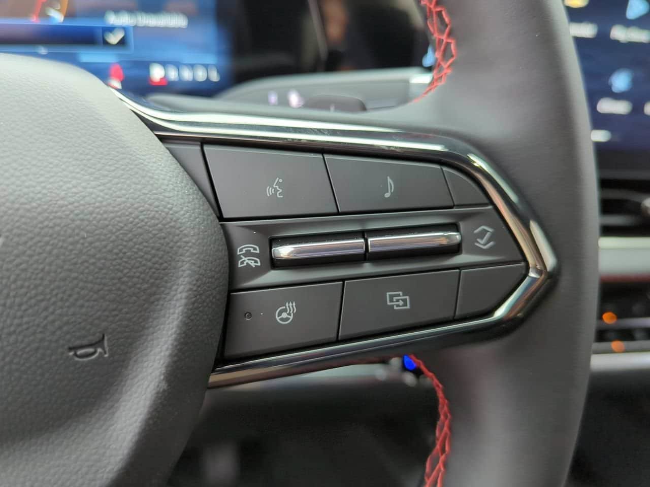 New 2027 Chevrolet Equinox RS w/ Safety and Technology Package FWD image 12