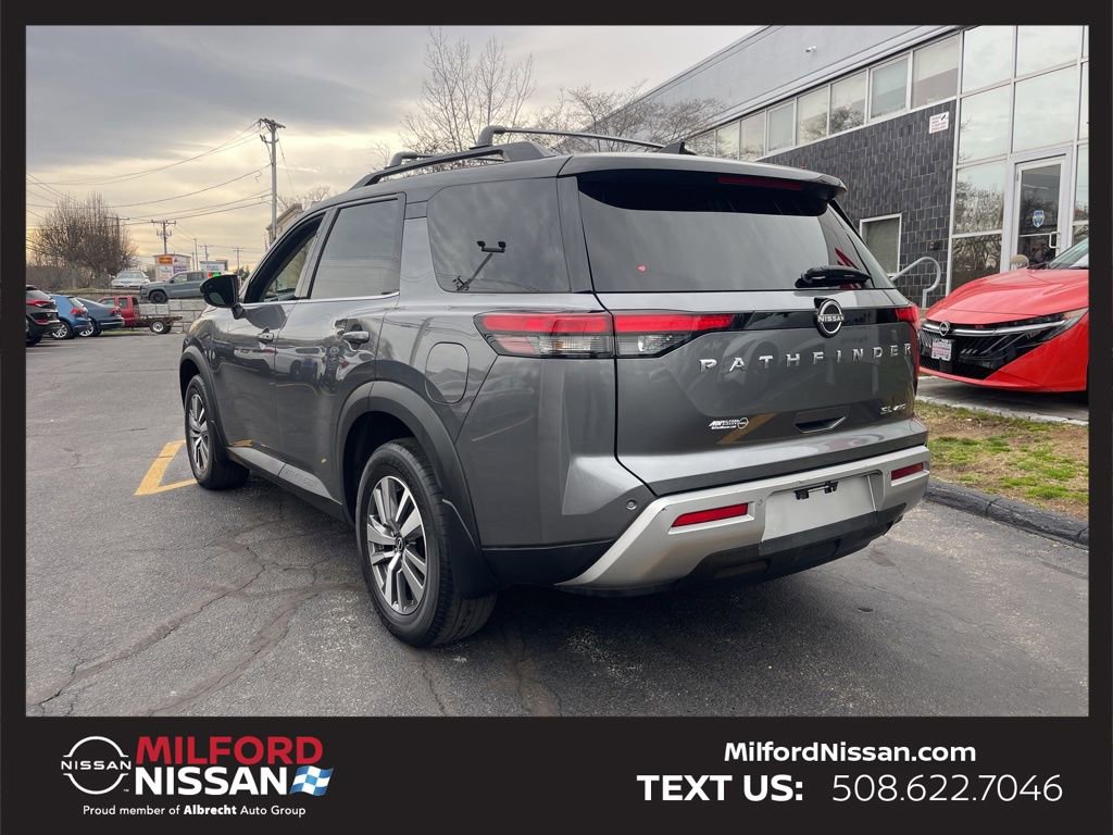 Certified 2023 Nissan Pathfinder SL image 3