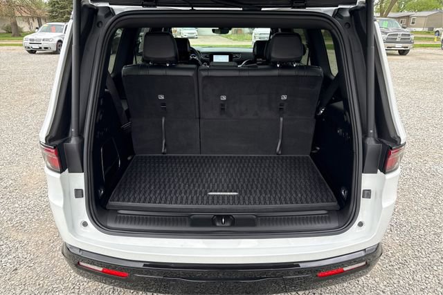 Used 2024 Jeep Wagoneer Series II w/ Convenience Group I AWD/4WD image 12