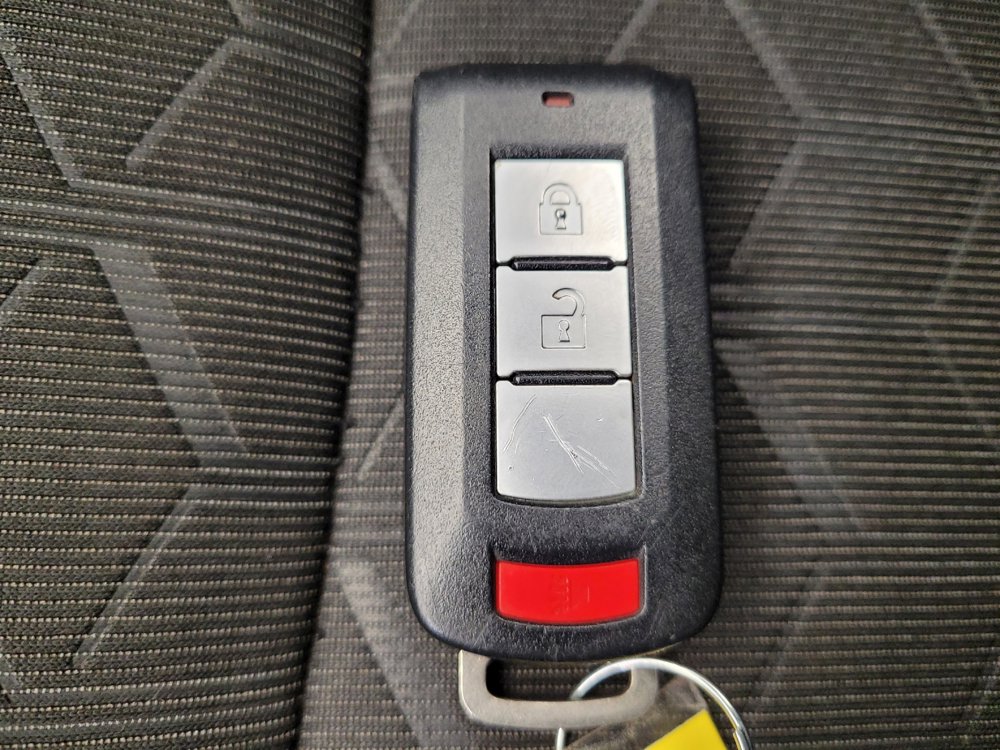 Used 2020 Mitsubishi Outlander Sport SE FWD image 32