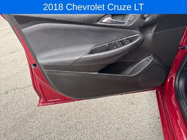 Certified 2018 Chevrolet Cruze LT w/ Convenience Package FWD image 10