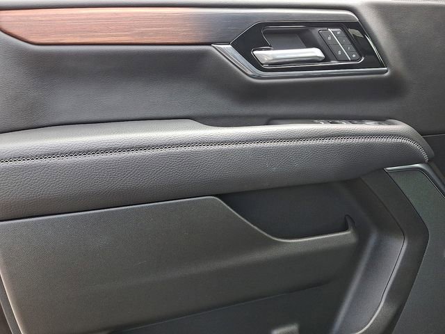 Used 2025 GMC Yukon Denali AWD/4WD image 21