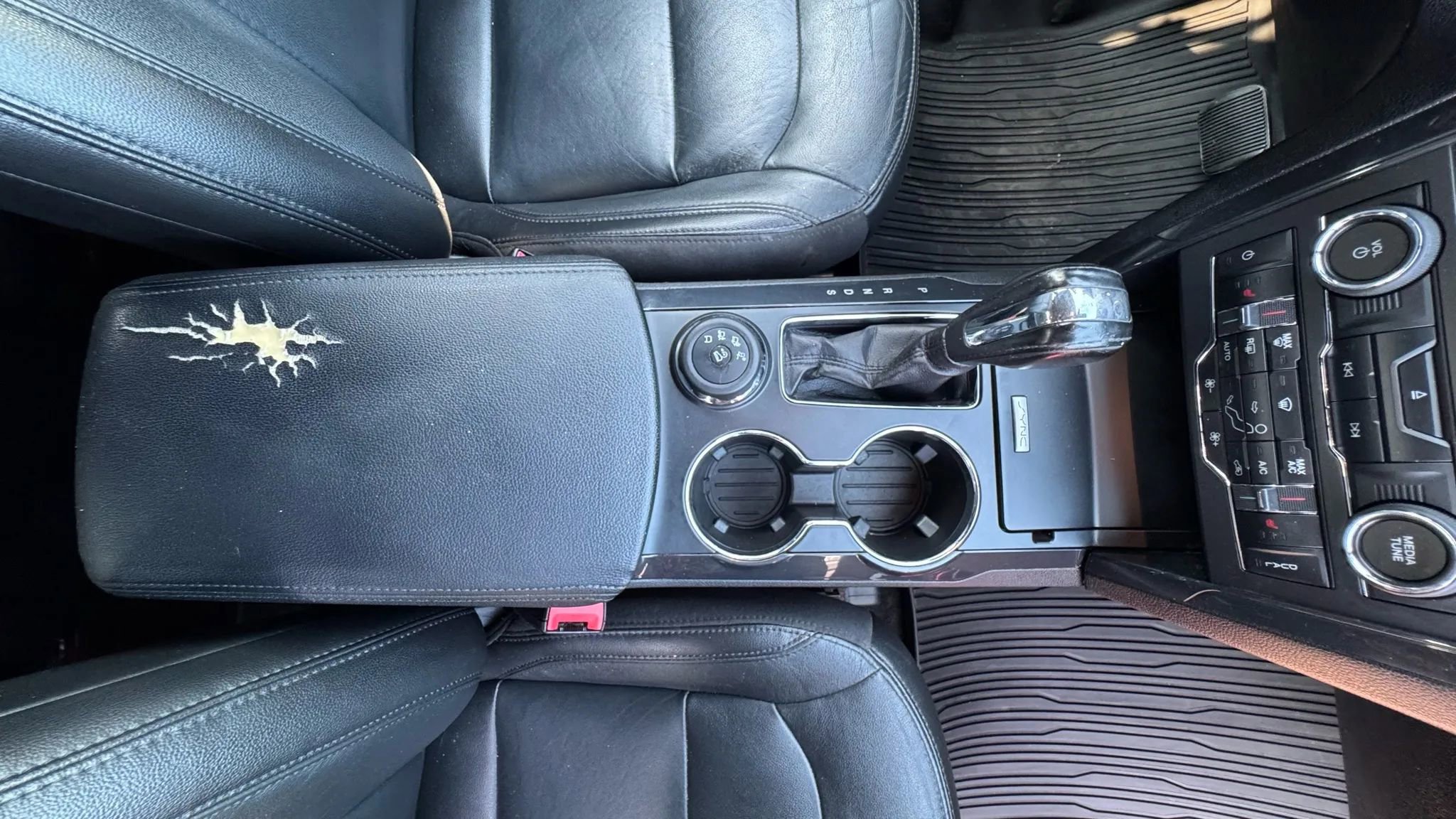 Used 2018 Ford Explorer XLT w/ Equipment Group 202A image 36