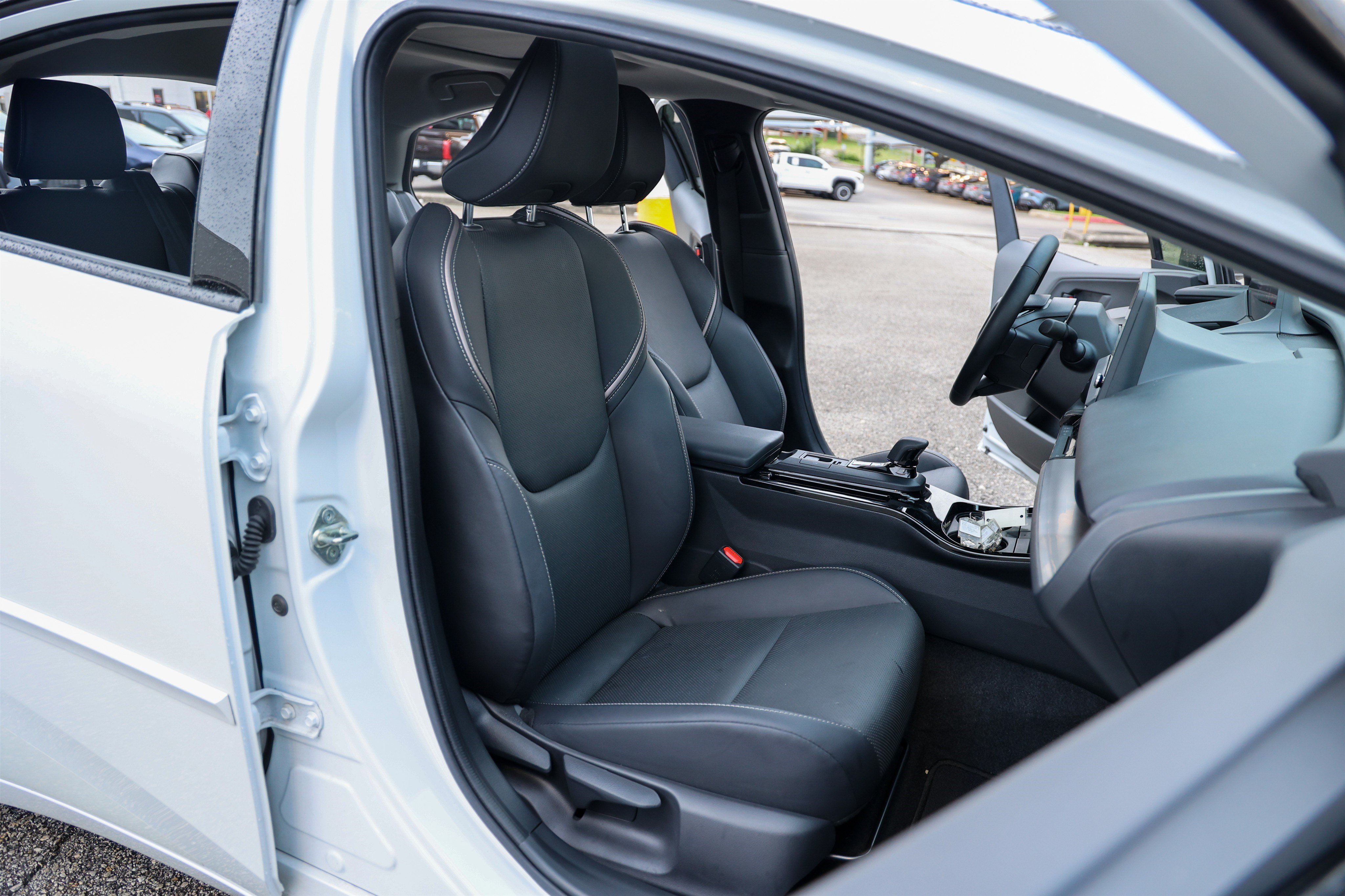 Used 2023 Toyota Prius XLE FWD image 59