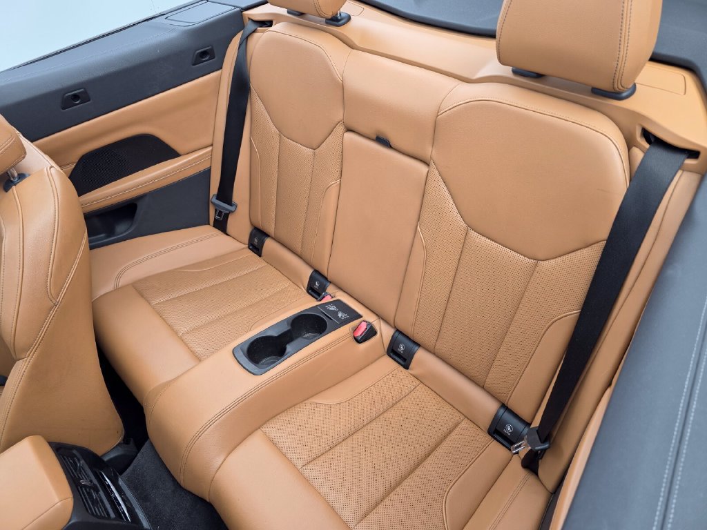 Used 2022 BMW M440i Convertible RWD image 14