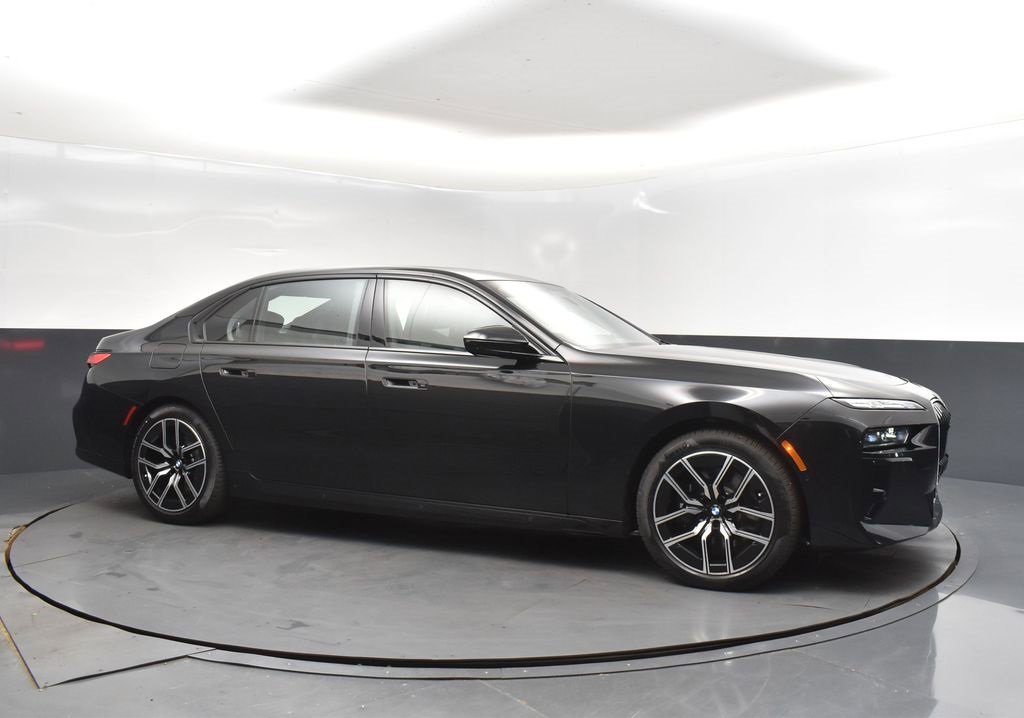 New 2026 BMW 760i xDrive w/ Executive Package image 3