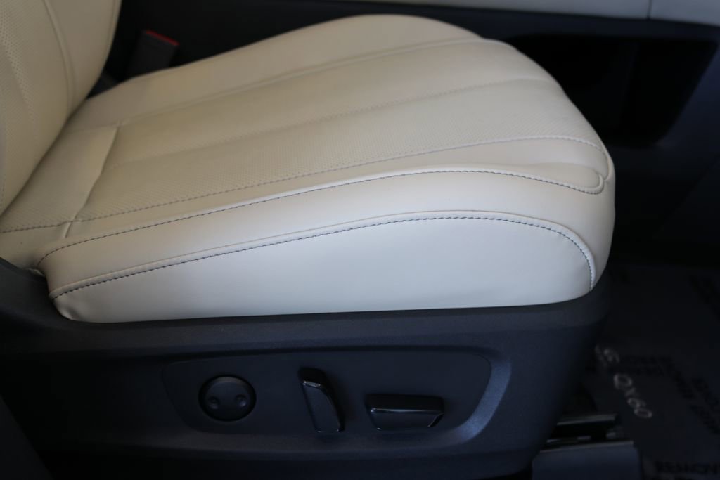 Certified 2025 INFINITI QX60 Luxe image 37