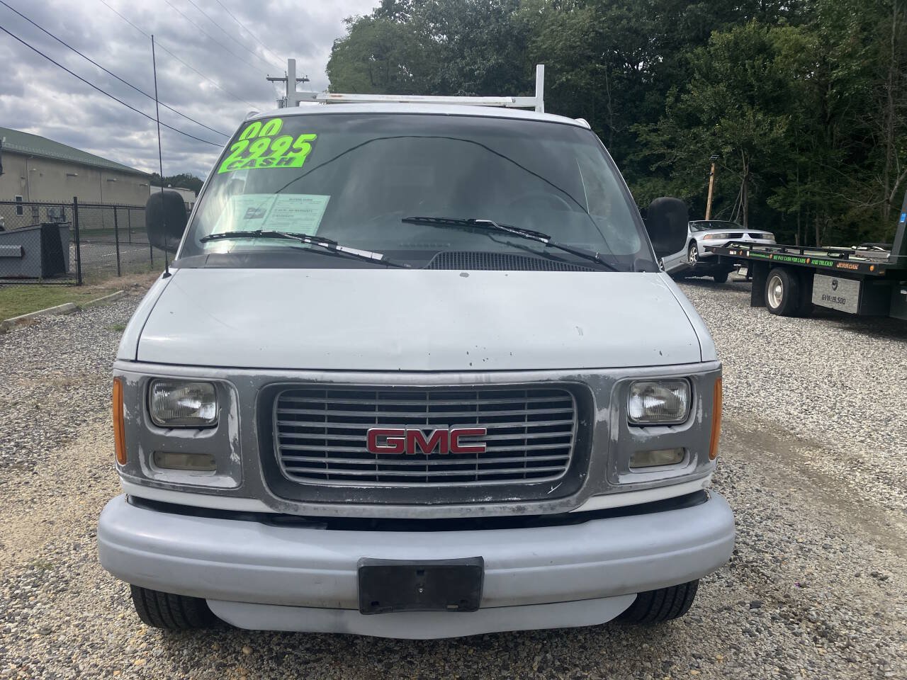 Used 2000 GMC Savana 3500 w/ Convenience Pkg RWD image 4