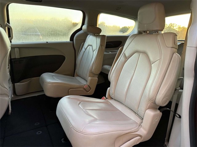 Used 2021 Chrysler Voyager Lxi image 10