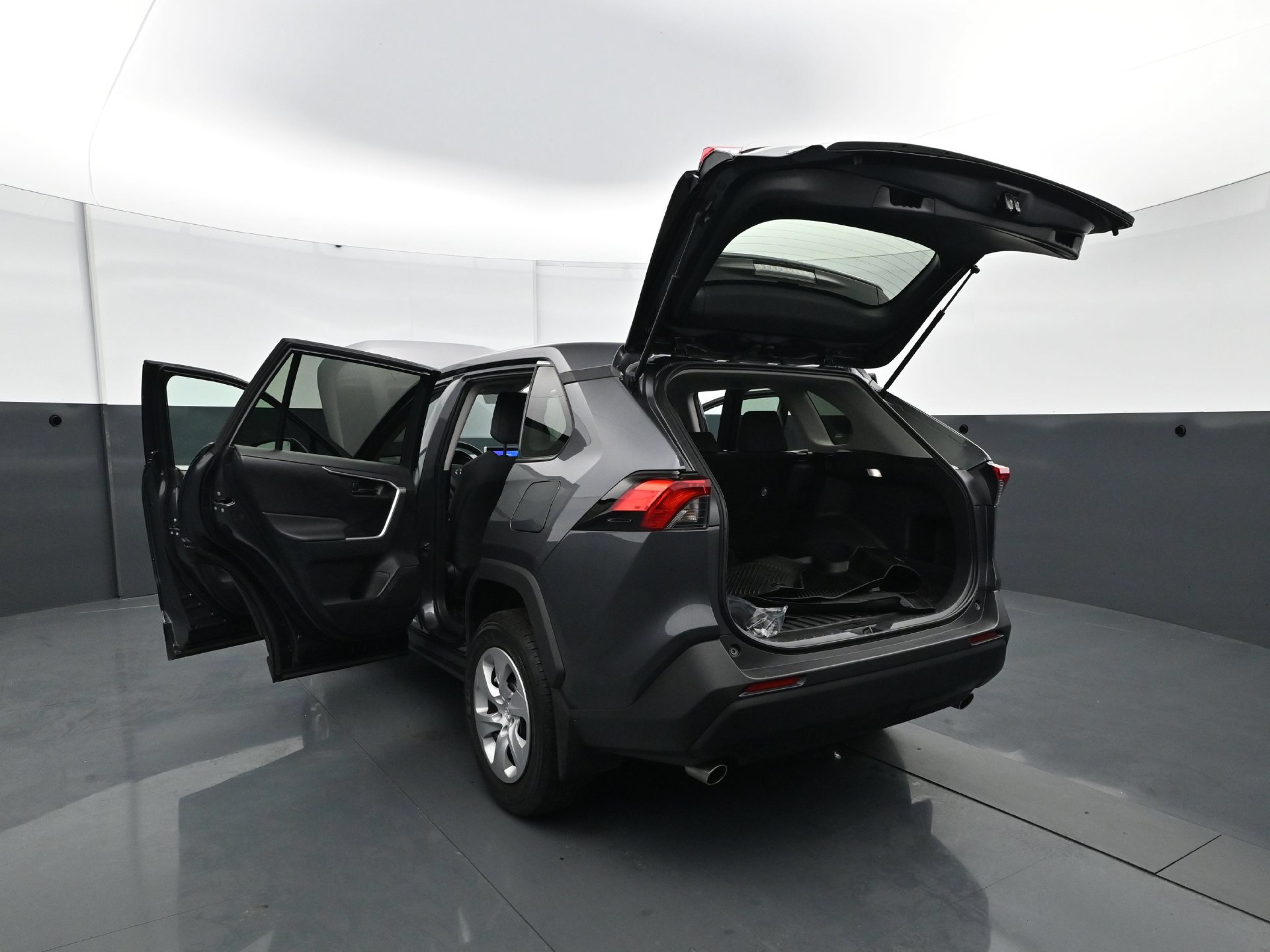 Used 2024 Toyota RAV4 LE AWD/4WD image 31