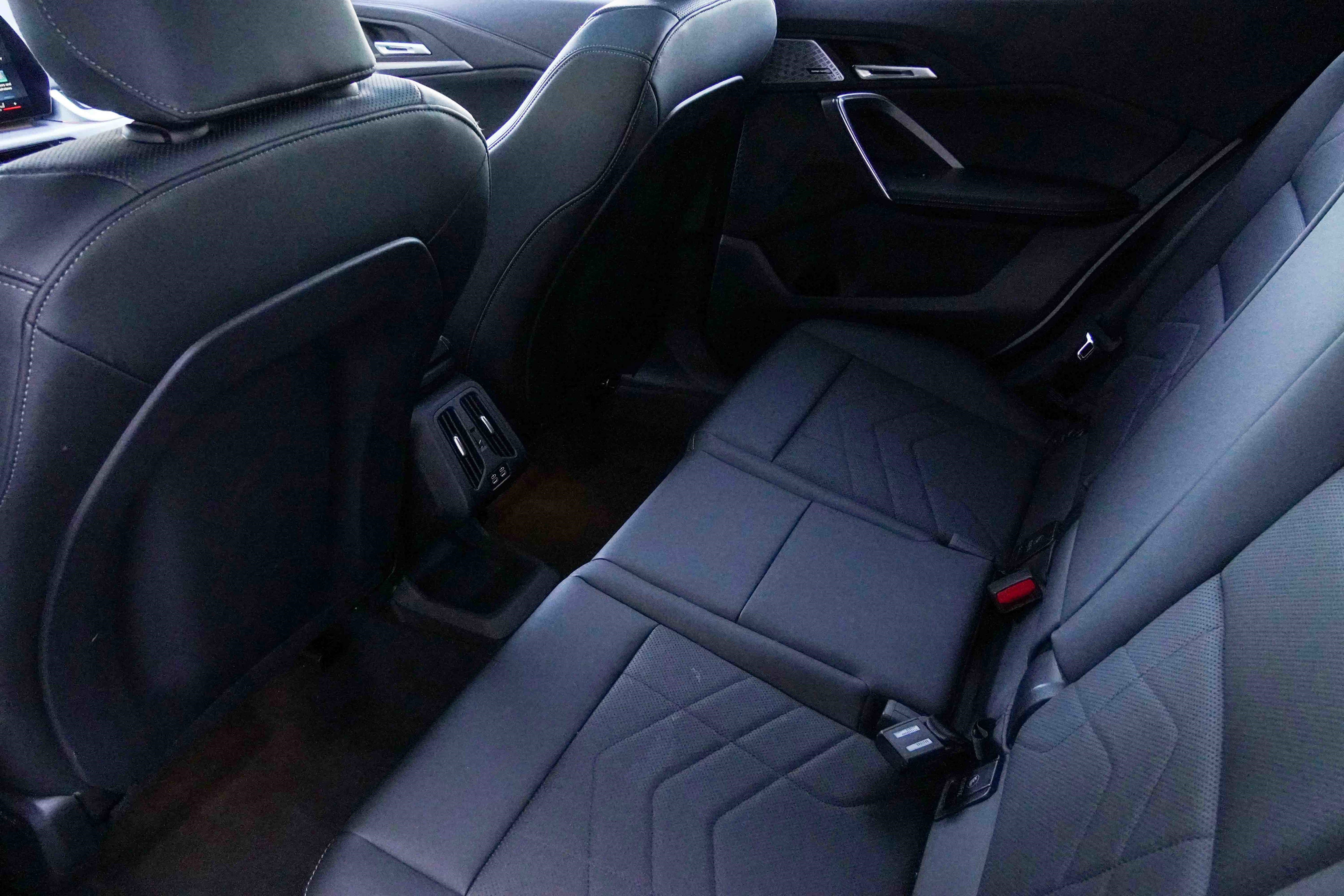 Certified 2025 BMW X2 xDrive28i w/ Premium Package image 34