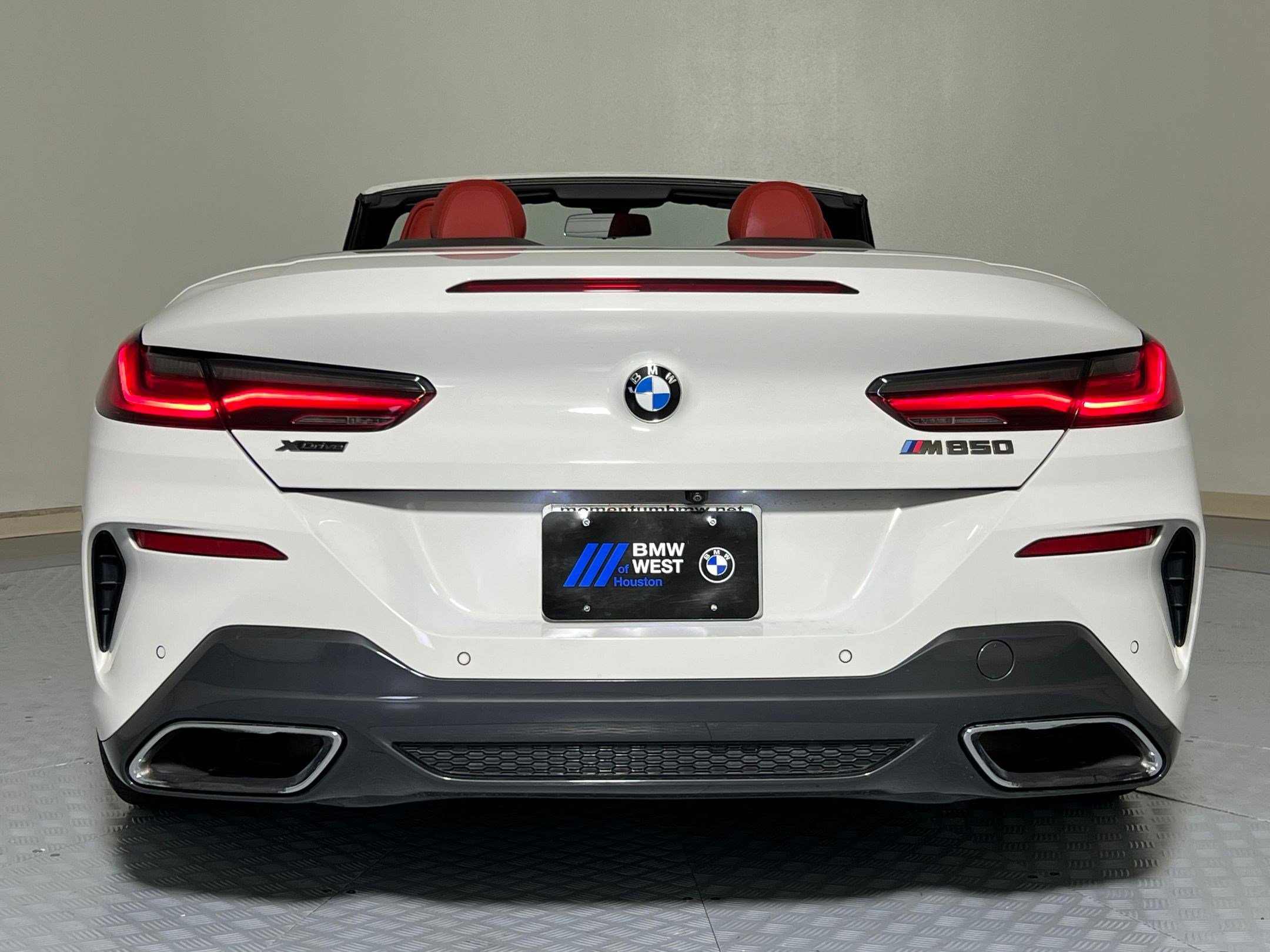 Used 2021 BMW M850i xDrive Convertible w/ Driving Assistance Package image 10