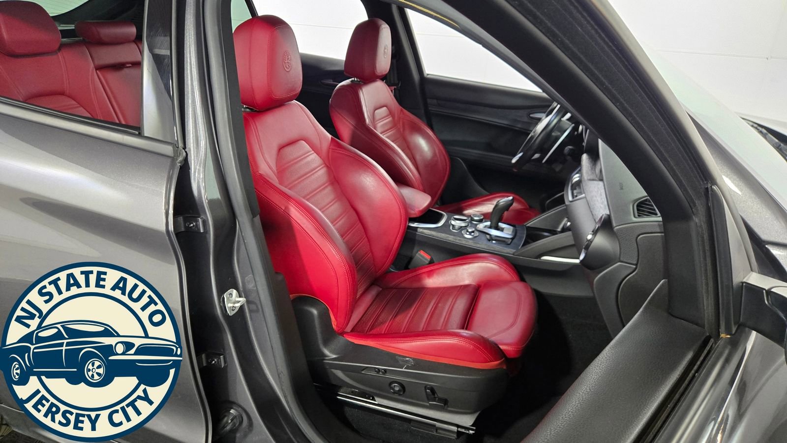 Used 2022 Alfa Romeo Stelvio Sprint image 36