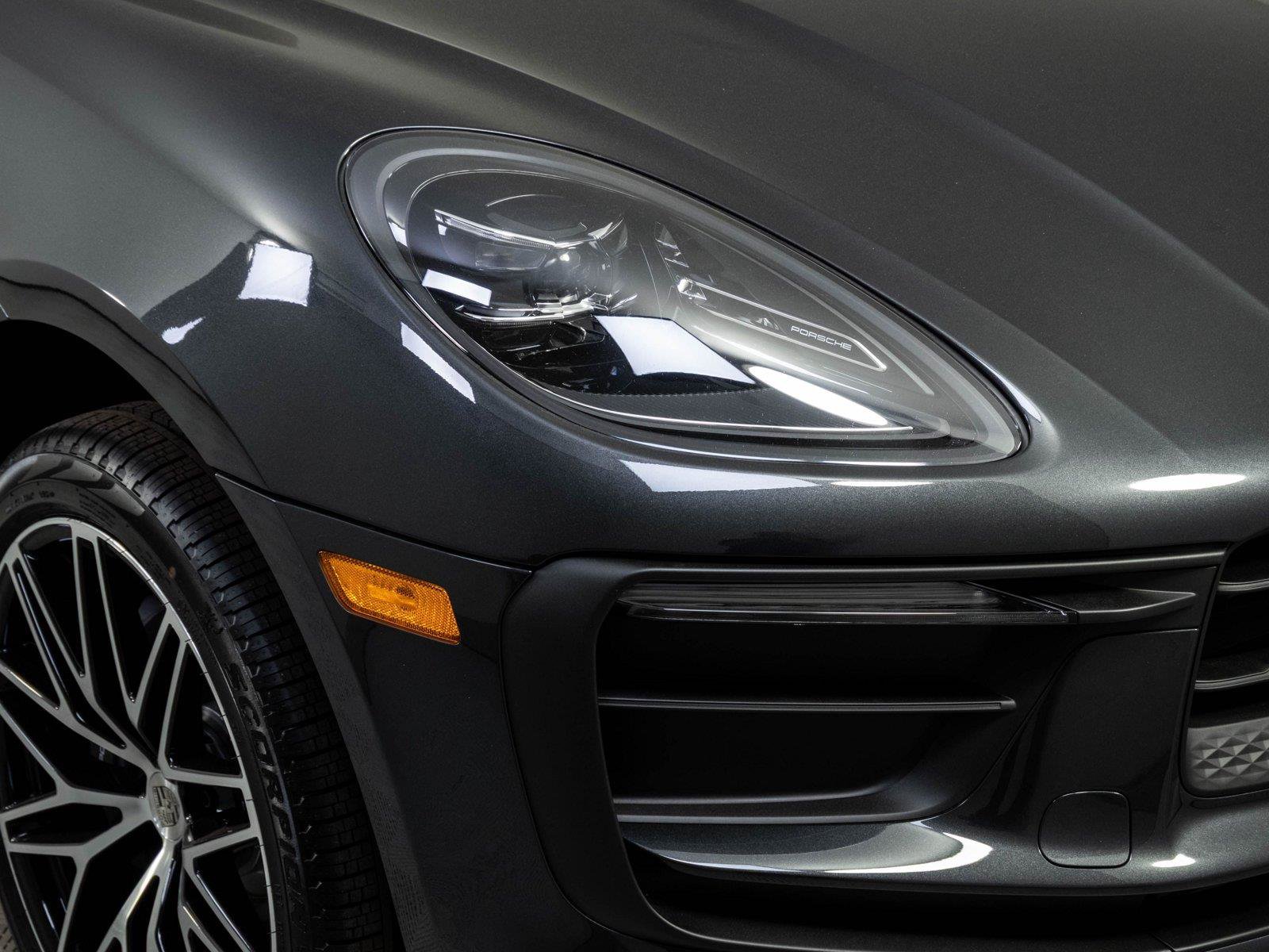 New 2026 Porsche Macan AWD/4WD image 38
