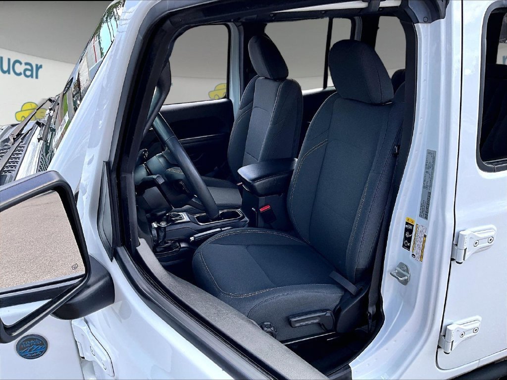Used 2024 Jeep Wrangler Unlimited AWD/4WD image 10