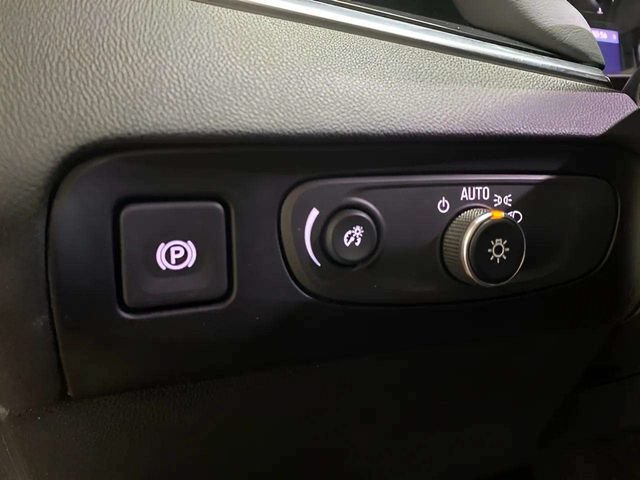 Used 2020 Buick Enclave Essence FWD image 22