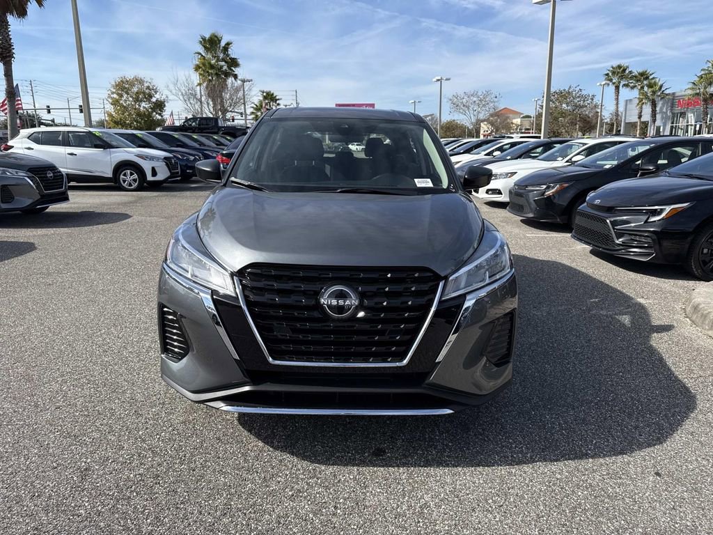 Certified 2025 Nissan Kicks Play S image 9