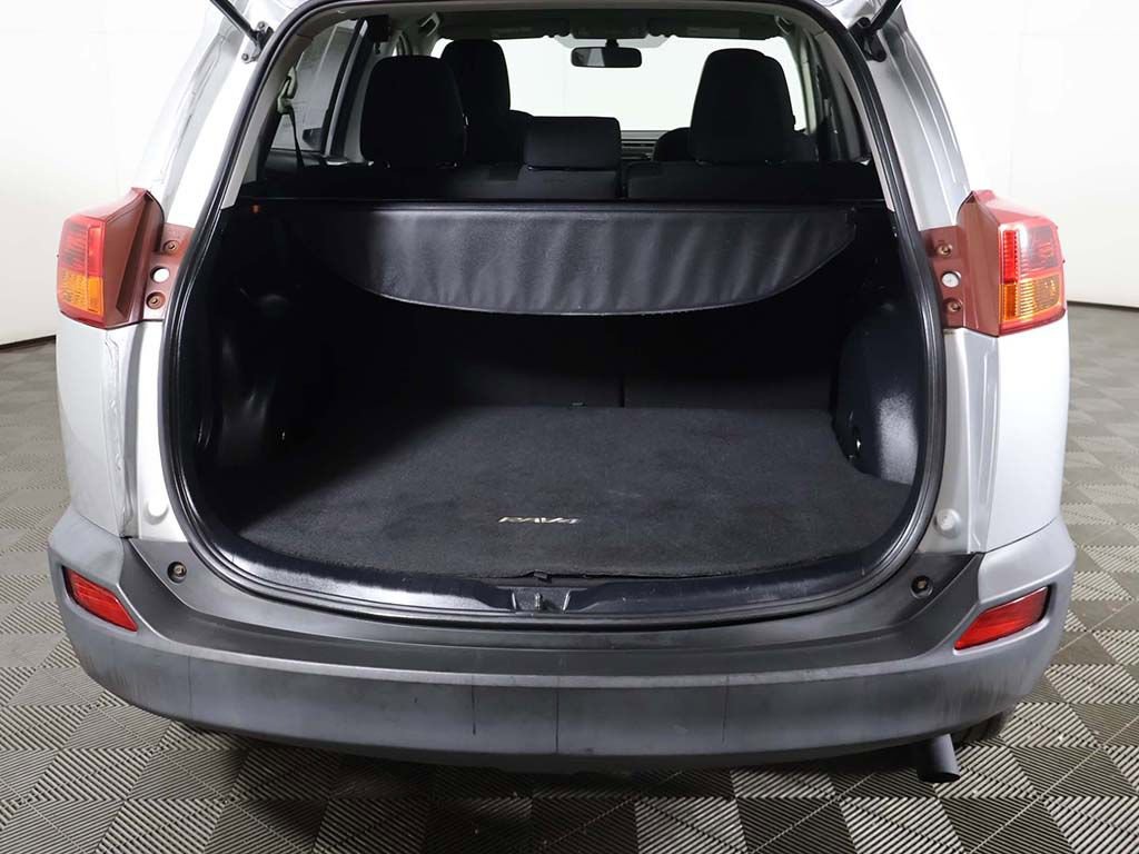 Used 2015 Toyota RAV4 LE AWD/4WD image 12