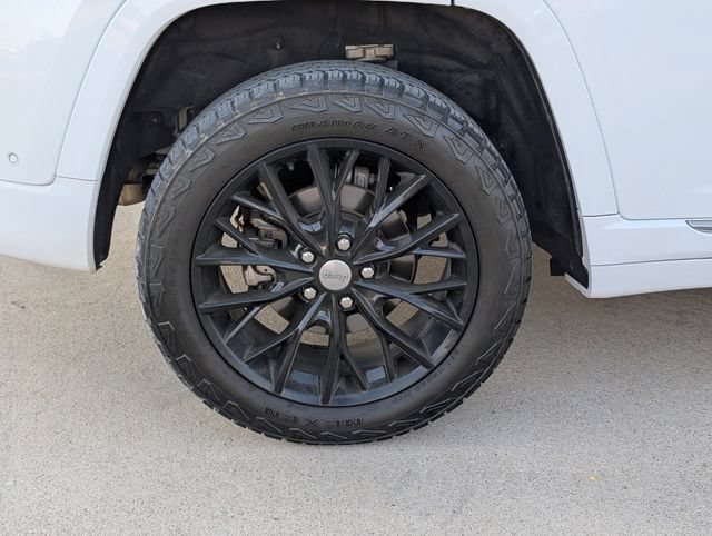 Used 2022 Jeep Grand Cherokee Summit w/ Adv Protech Group IV AWD/4WD image 3