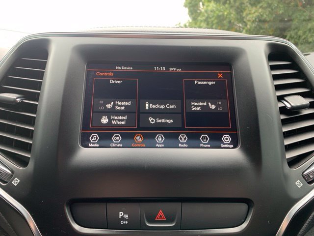 Used 2019 Jeep Cherokee Latitude Plus w/ Comfort/Convenience Group AWD/4WD image 16