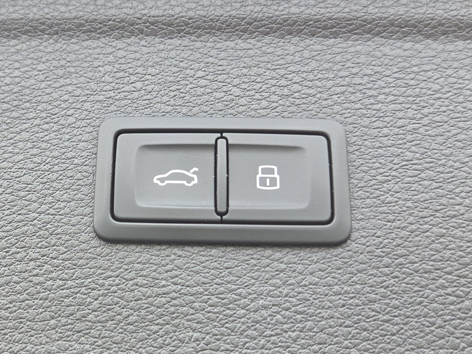 Used 2023 Audi Q5 2.0T Premium w/ Convenience Package image 25