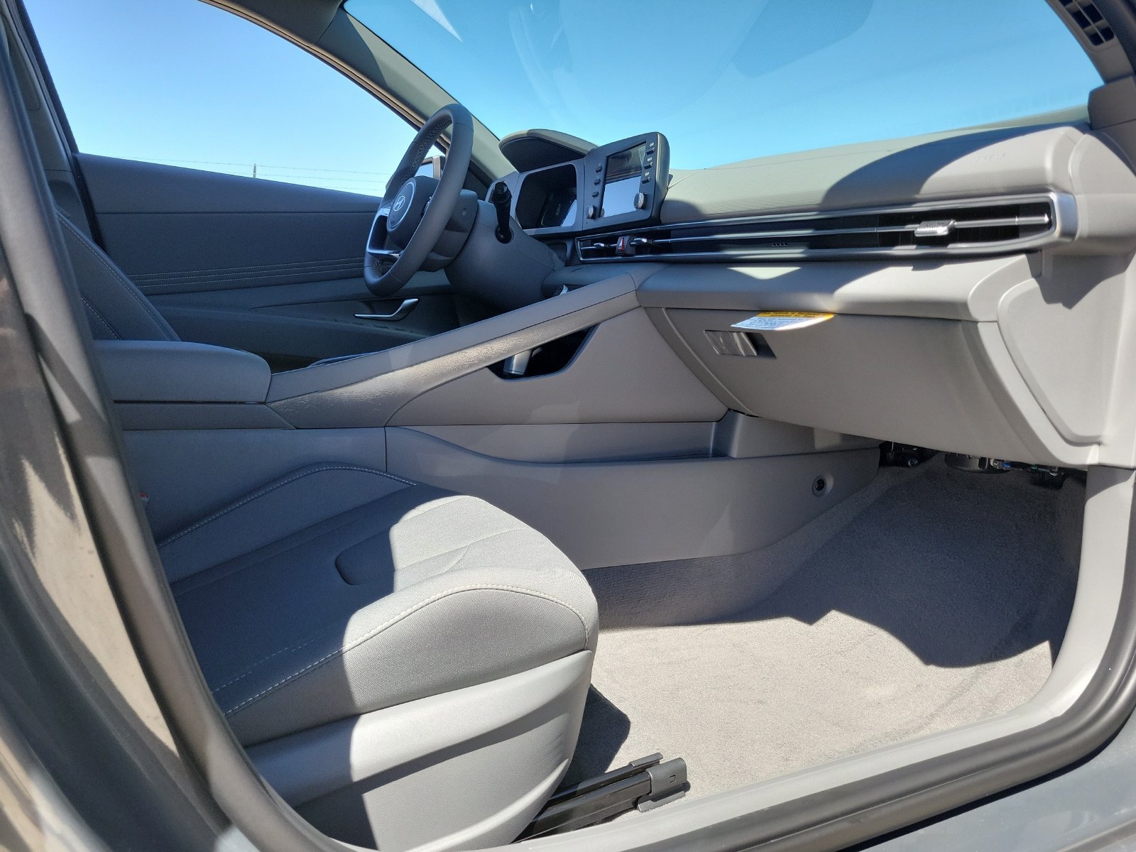 New 2026 Hyundai Elantra Sport FWD image 17