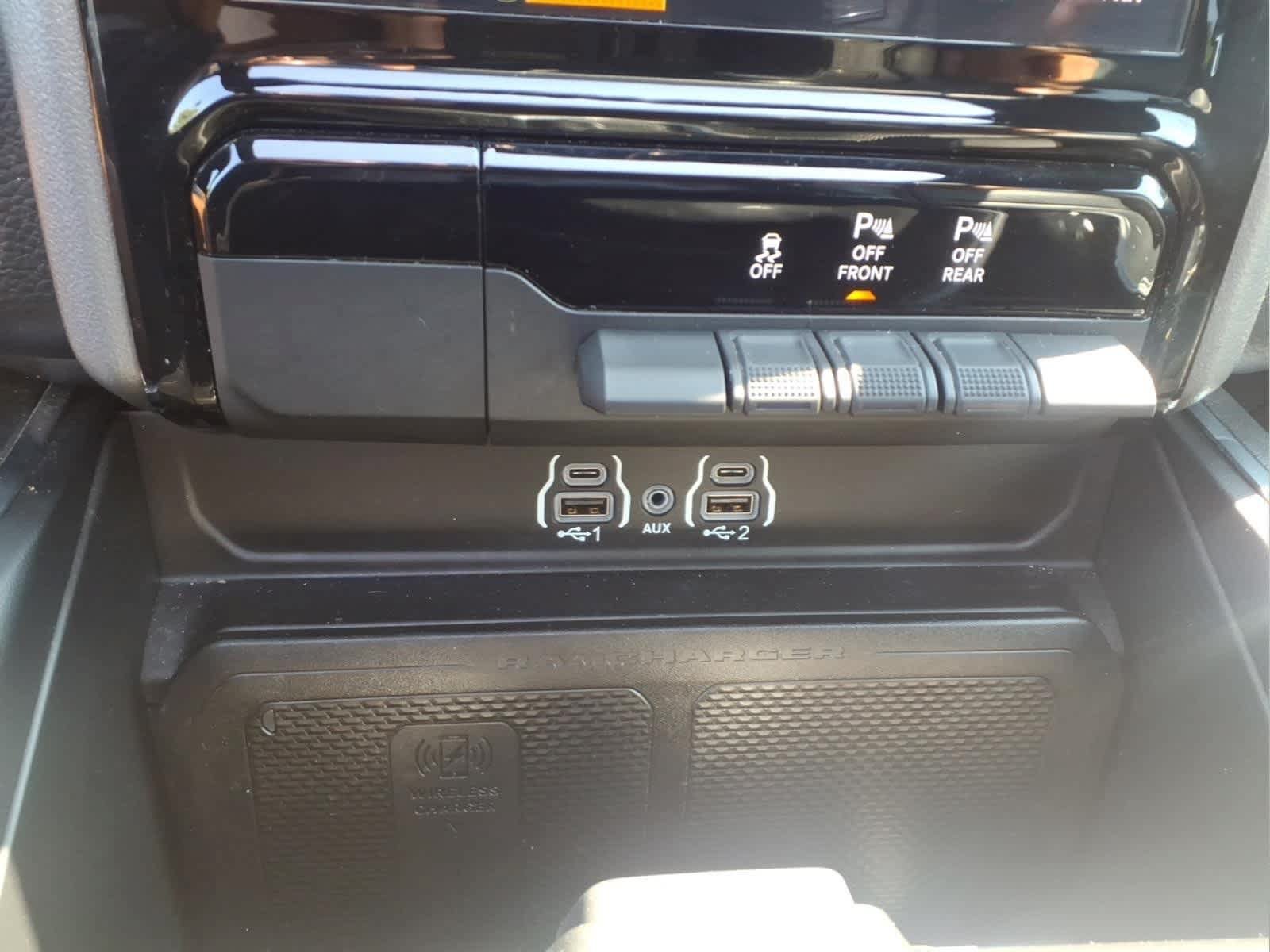 Used 2025 RAM 1500 Laramie w/ Sport Appearance Package AWD/4WD image 24