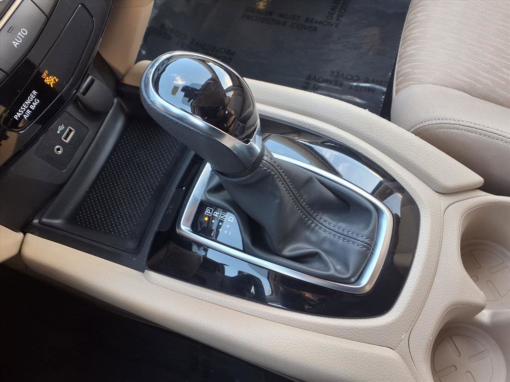 Used 2019 Nissan Rogue SV image 24