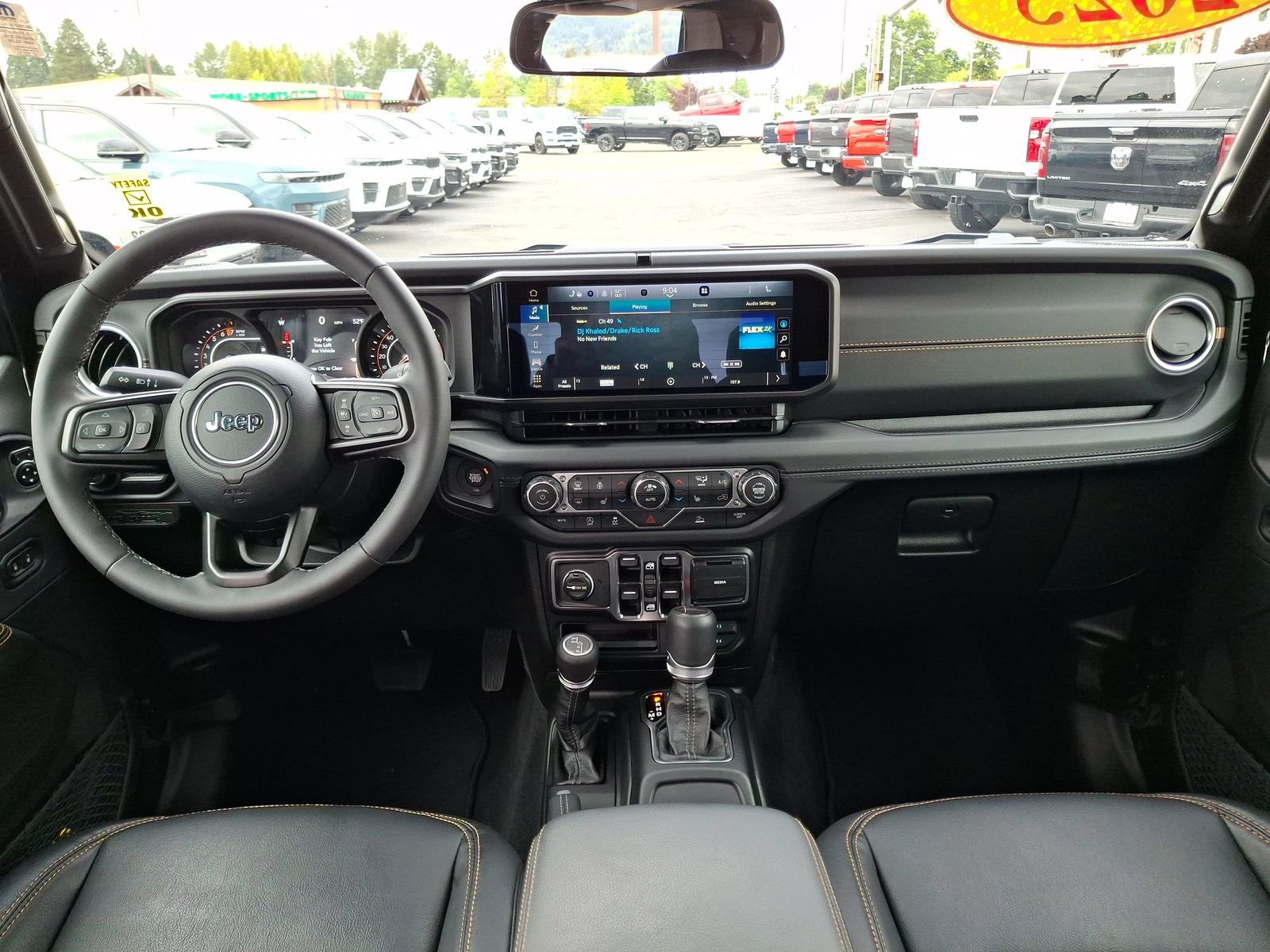 Used 2025 Jeep Gladiator Sport AWD/4WD image 9