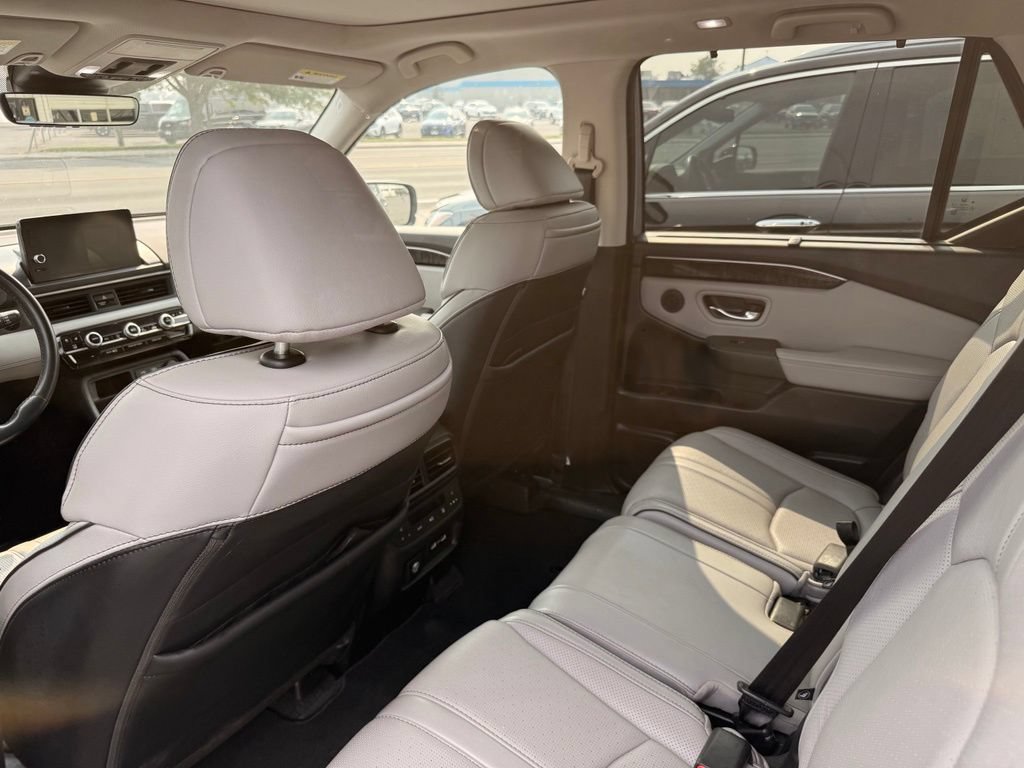 Used 2023 Honda Pilot Elite image 16